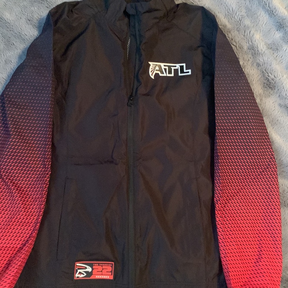 Atlanta Falcons NFL Members Exclusive Women’s Rain Jacket Size S/M NWOT - Picture 2 of 10